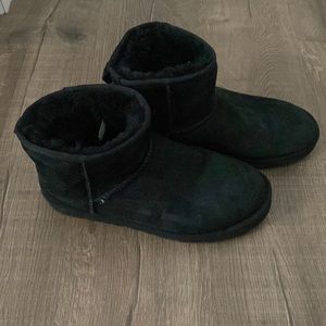 Mens Uggs size 9